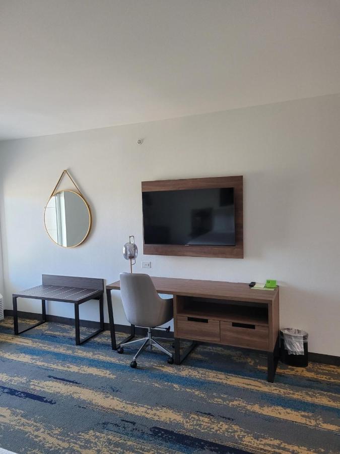 La Quinta Inn & Suites By Wyndham เทอร์เรลล์ ภายนอก รูปภาพ