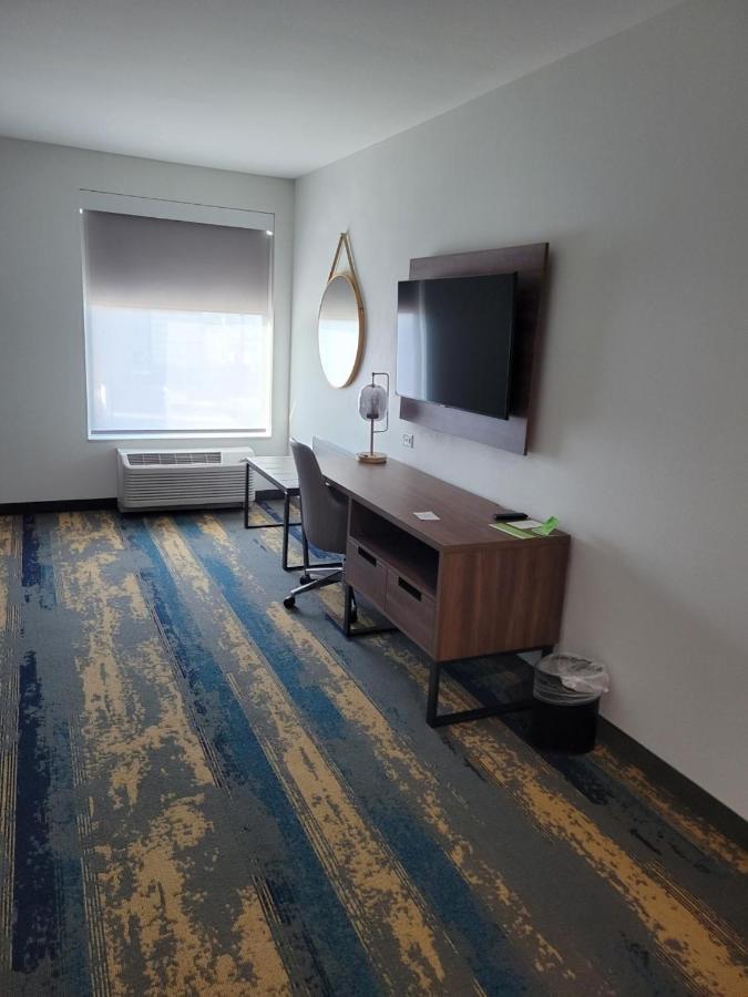 La Quinta Inn & Suites By Wyndham เทอร์เรลล์ ภายนอก รูปภาพ