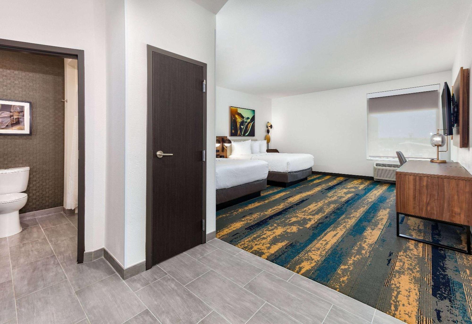 La Quinta Inn & Suites By Wyndham เทอร์เรลล์ ภายนอก รูปภาพ