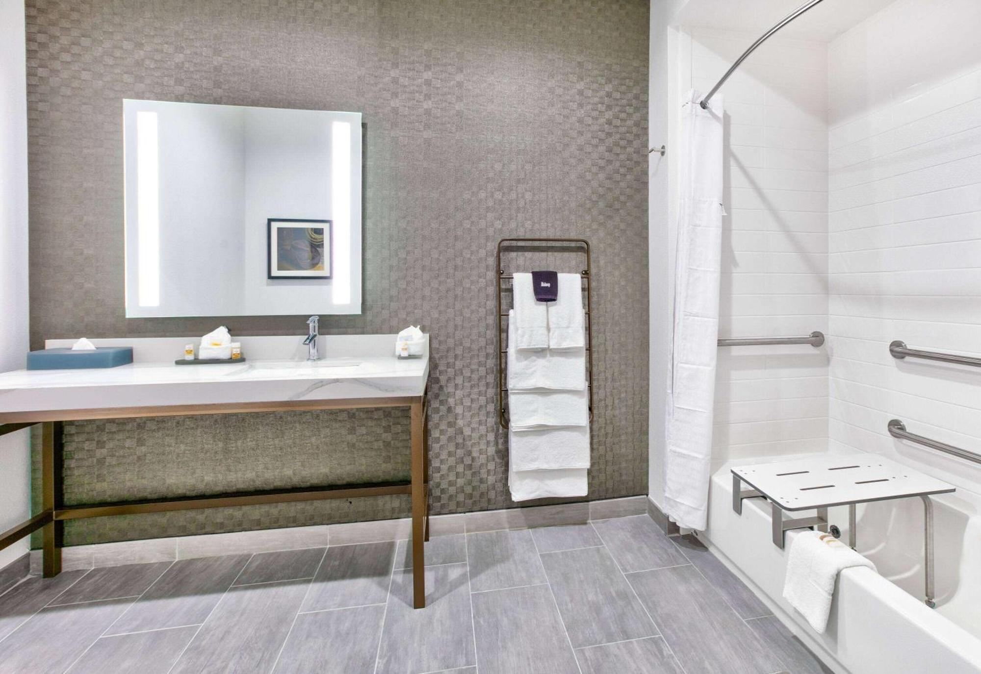La Quinta Inn & Suites By Wyndham เทอร์เรลล์ ภายนอก รูปภาพ